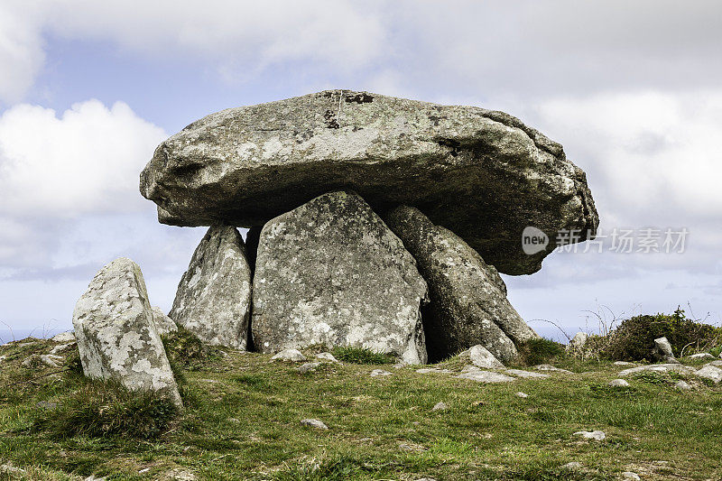 Chûn Quoit门户dolmen在西康沃尔